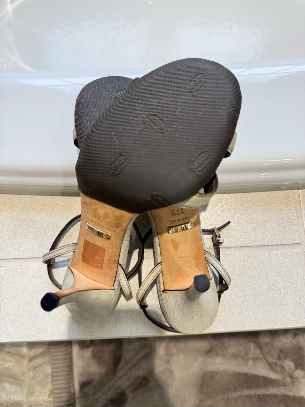 Gucci Women's Beige Heeled Sandals - Picture 5 of 5